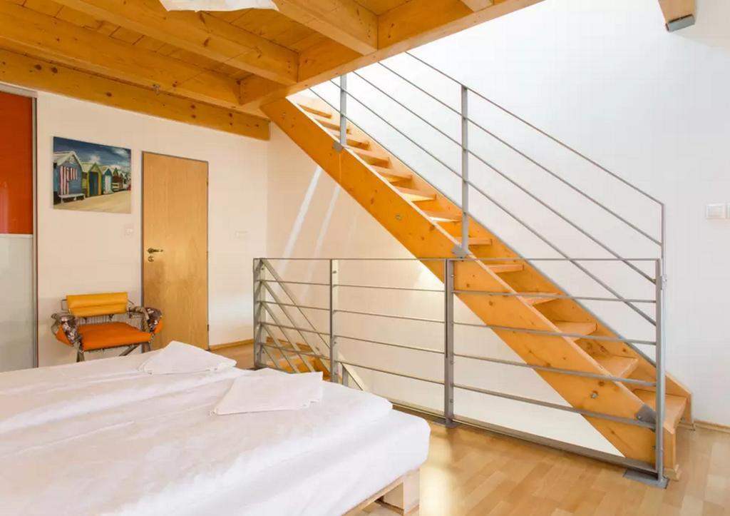 Three-floor Appartamento *